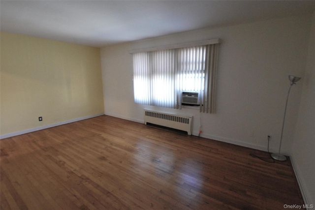 16 Wainwright Avenue 2A, Yonkers, NY 10710