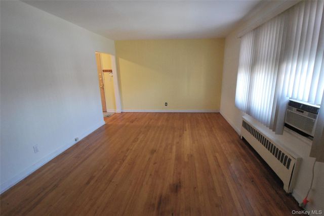 16 Wainwright Avenue 2A, Yonkers, NY 10710