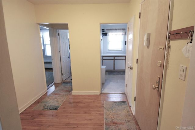 16 Wainwright Avenue 2A, Yonkers, NY 10710