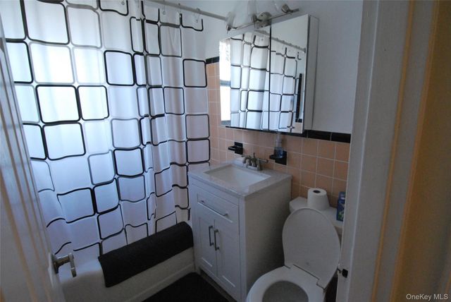 16 Wainwright Avenue 2A, Yonkers, NY 10710