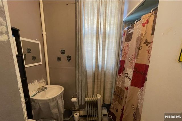 23 Ward Street, Paterson, NJ 07501