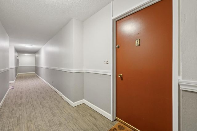 1101 Continentals Way 112, Belmont, CA 94002