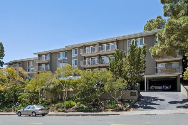 1101 Continentals Way 112, Belmont, CA 94002