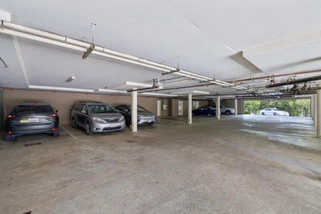 1101 Continentals Way 112, Belmont, CA 94002