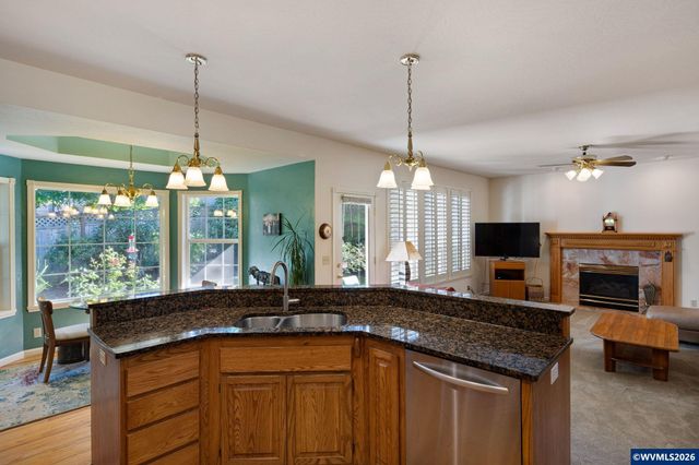 2002 Morning View Dr, Eugene, OR 97405