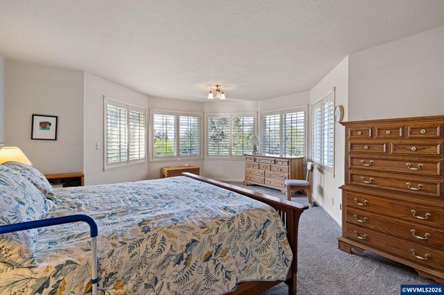 2002 Morning View Dr, Eugene, OR 97405