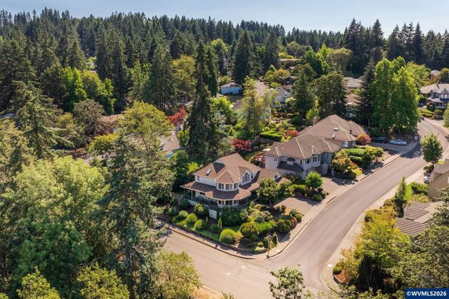 2002 Morning View Dr, Eugene, OR 97405