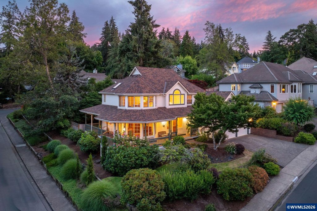 2002 Morning View Dr, Eugene, OR 97405