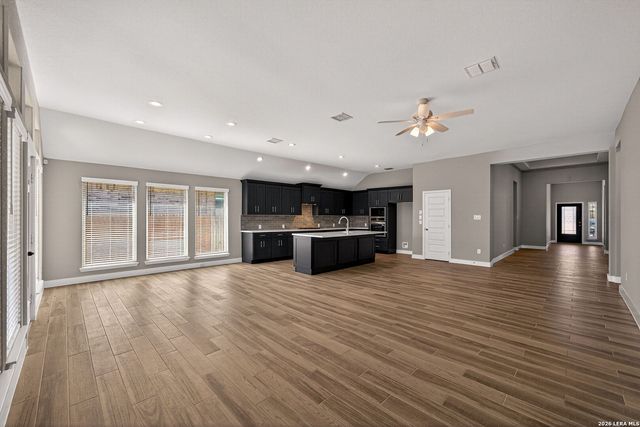 9426 Groff Garden, San Antonio, TX 78254