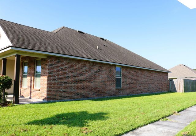 7569 Cherrybark Oak Dr, Gonzales, LA 70737