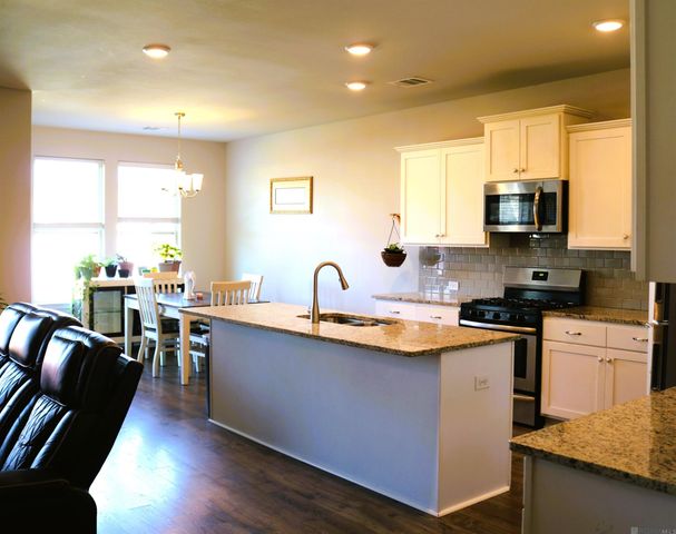 7569 Cherrybark Oak Dr, Gonzales, LA 70737