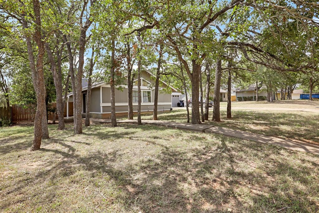 149 Live Oak DR, Cedar Creek, TX 78612