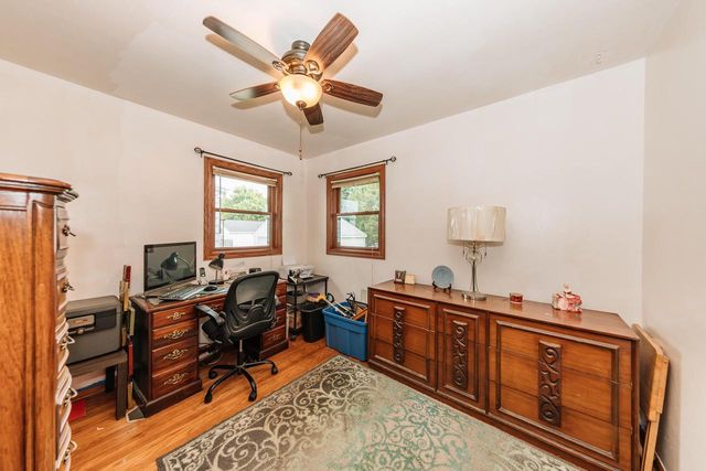 2212 S 91st STREET, West Allis, WI 53227