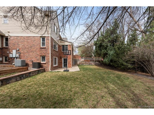 5220 S Joliet Way, Englewood, CO 80111