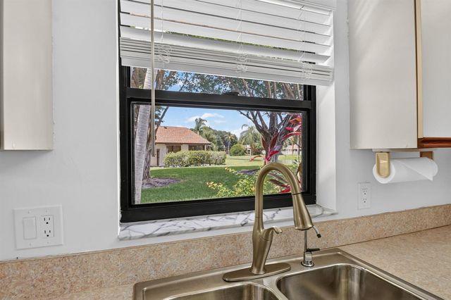 51 Via De Casas Norte, Boynton Beach, FL 33426