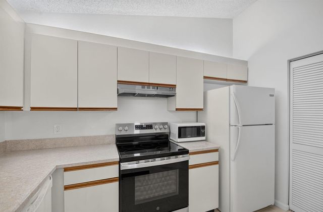 51 Via De Casas Norte, Boynton Beach, FL 33426