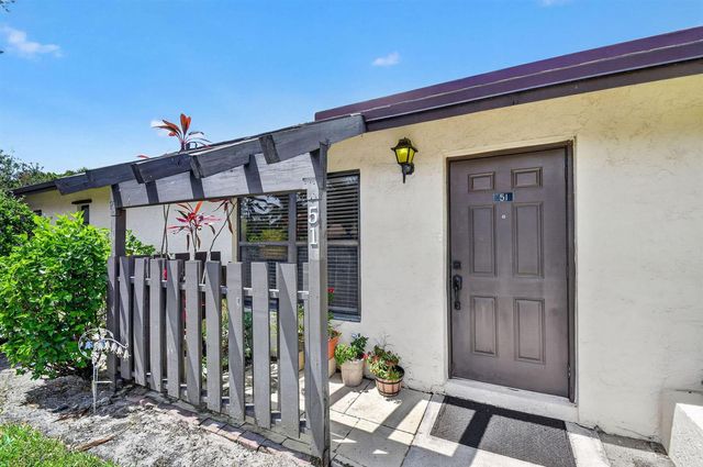51 Via De Casas Norte, Boynton Beach, FL 33426