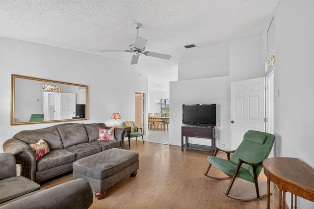 51 Via De Casas Norte, Boynton Beach, FL 33426