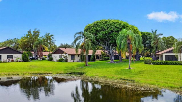 51 Via De Casas Norte, Boynton Beach, FL 33426