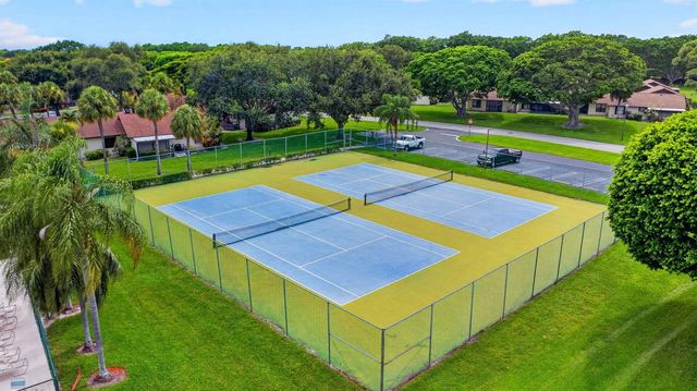 51 Via De Casas Norte, Boynton Beach, FL 33426