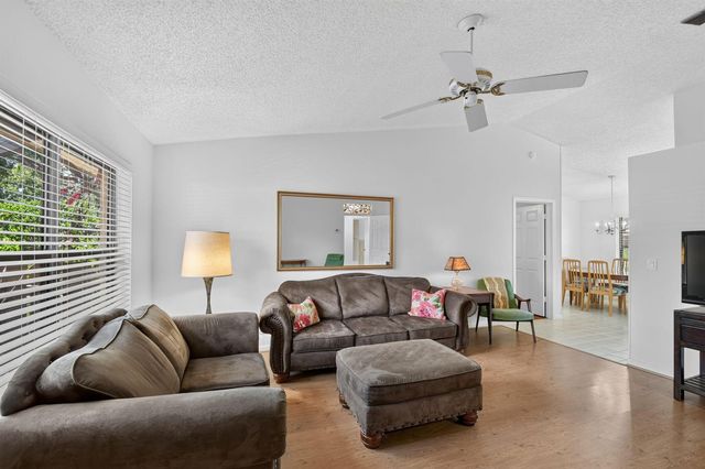 51 Via De Casas Norte, Boynton Beach, FL 33426