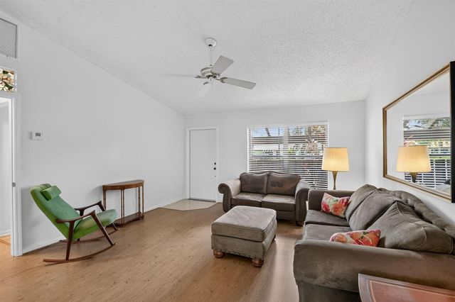 51 Via De Casas Norte, Boynton Beach, FL 33426