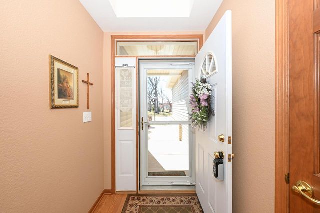 5347 S Butterfield WAY, Greenfield, WI 53221