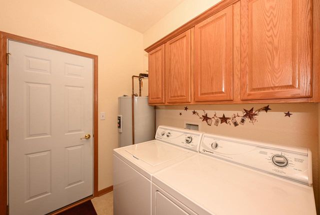 5347 S Butterfield WAY, Greenfield, WI 53221