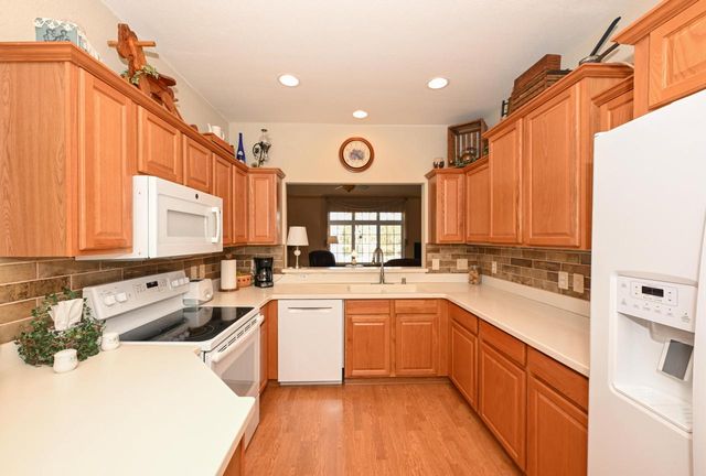 5347 S Butterfield WAY, Greenfield, WI 53221