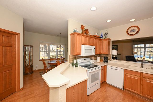 5347 S Butterfield WAY, Greenfield, WI 53221