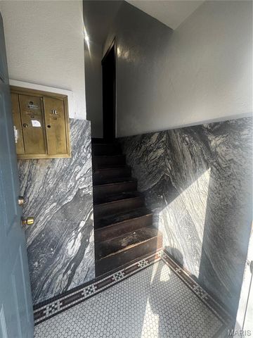 3215 Osceola Street, St Louis, MO 63111