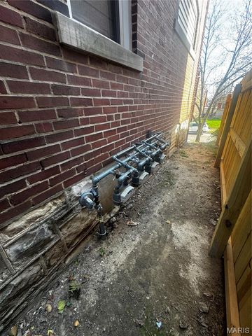 3215 Osceola Street, St Louis, MO 63111