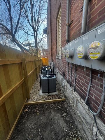 3215 Osceola Street, St Louis, MO 63111