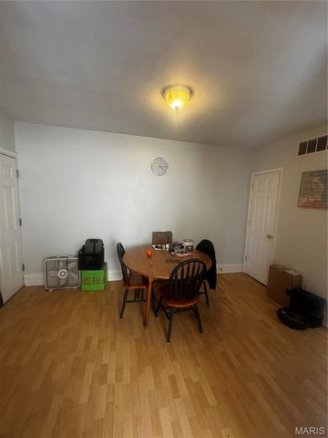 3215 Osceola Street, St Louis, MO 63111