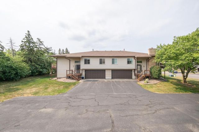 2309 Amberwood Drive, Woodbury, MN 55125