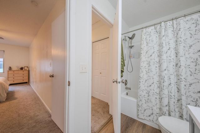 2309 Amberwood Drive, Woodbury, MN 55125