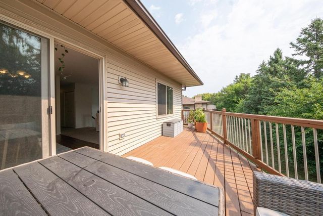 2309 Amberwood Drive, Woodbury, MN 55125
