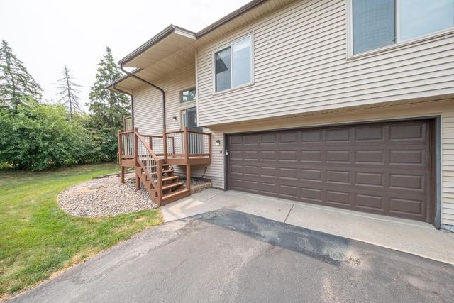 2309 Amberwood Drive, Woodbury, MN 55125
