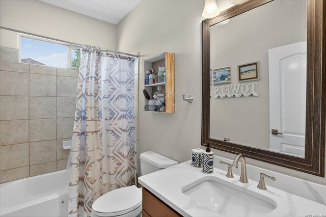 28111 George Obrien, San Antonio, TX 78260