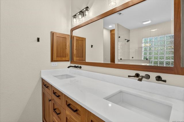 28111 George Obrien, San Antonio, TX 78260