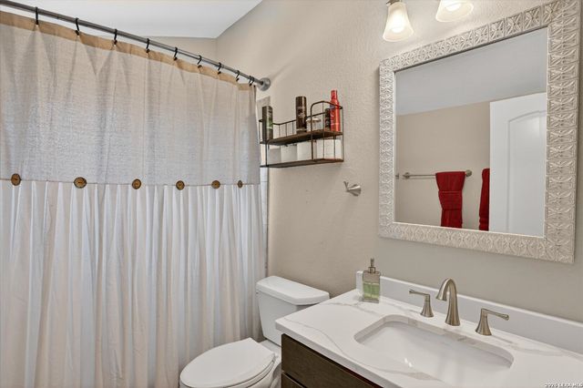 28111 George Obrien, San Antonio, TX 78260
