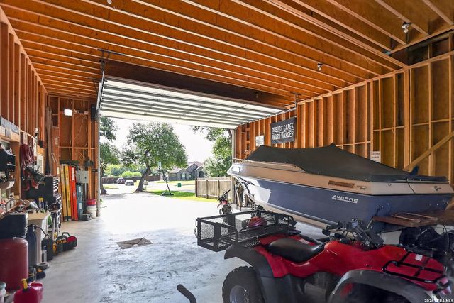 28111 George Obrien, San Antonio, TX 78260