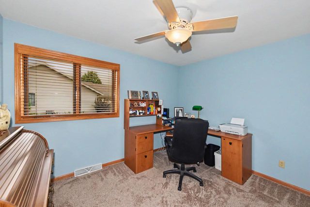 1508 Mackenzie LANE, Oconomowoc, WI 53066