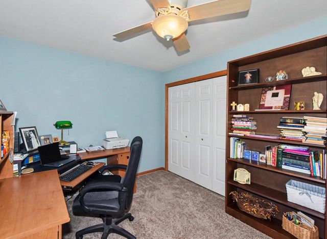 1508 Mackenzie LANE, Oconomowoc, WI 53066