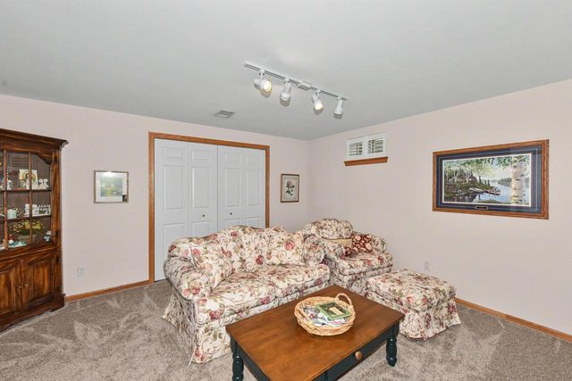 1508 Mackenzie LANE, Oconomowoc, WI 53066