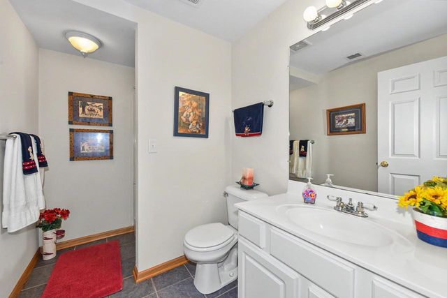 1508 Mackenzie LANE, Oconomowoc, WI 53066