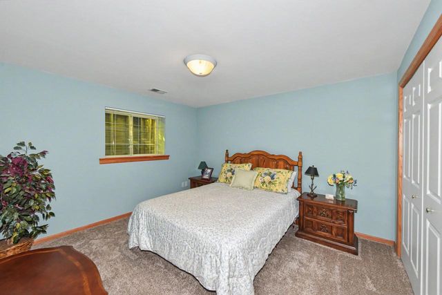 1508 Mackenzie LANE, Oconomowoc, WI 53066