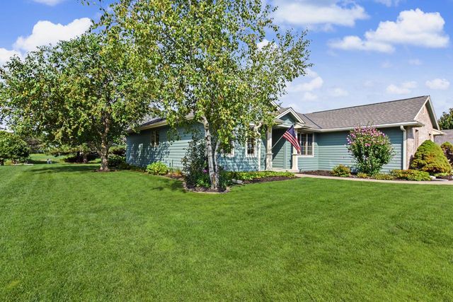 1508 Mackenzie LANE, Oconomowoc, WI 53066