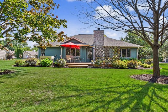 1508 Mackenzie LANE, Oconomowoc, WI 53066