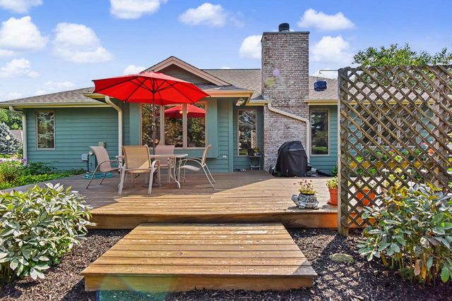 1508 Mackenzie LANE, Oconomowoc, WI 53066